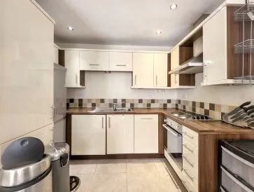 Property for Auction in Scotland - Flat 3, 39a Old London Road, 39a Old London Road, Kingston upon Thames, Surrey KT2 6ND