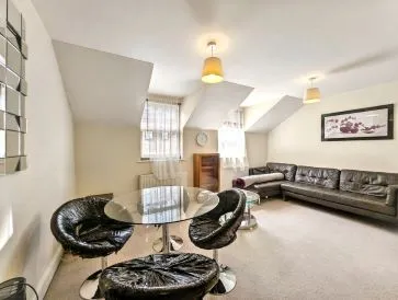 Property for Auction in Scotland - Flat 3, 39a Old London Road, 39a Old London Road, Kingston upon Thames, Surrey KT2 6ND