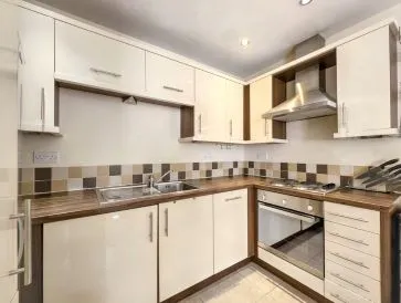 Property for Auction in Scotland - Flat 3, 39a Old London Road, 39a Old London Road, Kingston upon Thames, Surrey KT2 6ND