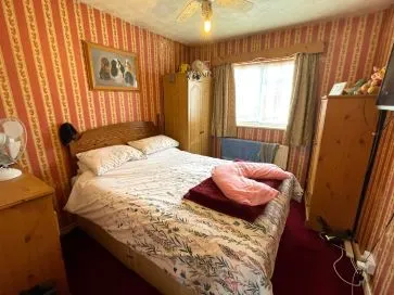 Property for Auction in Scotland - 11 Abensburg Road, Canvey Island, Essex SS8 8ER