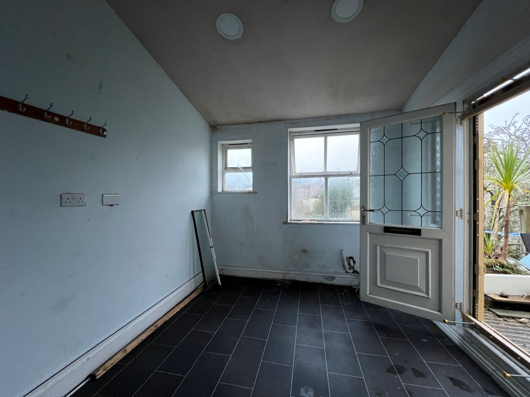 Penare Gardens, Penzance, Cornwall, TR18 2AR - Online Auctions