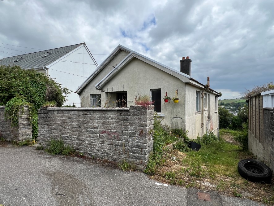 Property for Auction in South West - Fairwinds, Meadowbank Road, Falmouth, Cornwall TR11 2ND