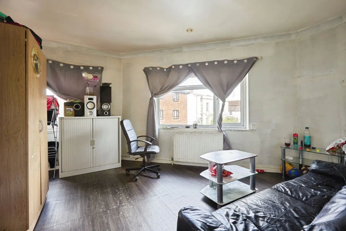 Warminster, Wiltshire, BA12 9BW - Online Auctions