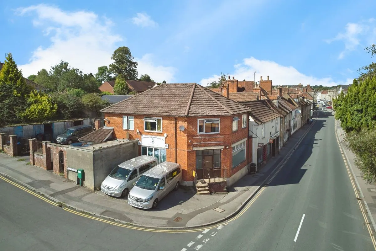 Warminster, Wiltshire, BA12 9BW - Online Auctions
