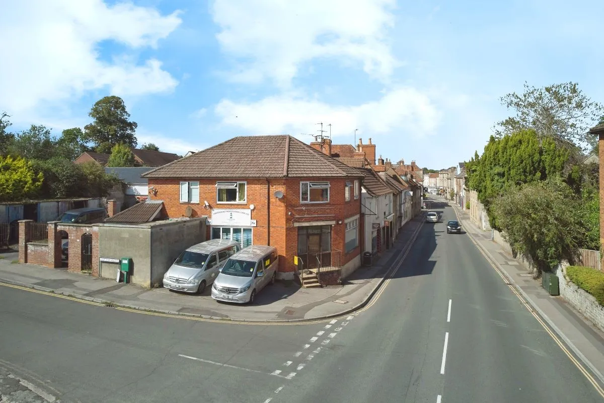 Warminster, Wiltshire, BA12 9BW - Online Auctions