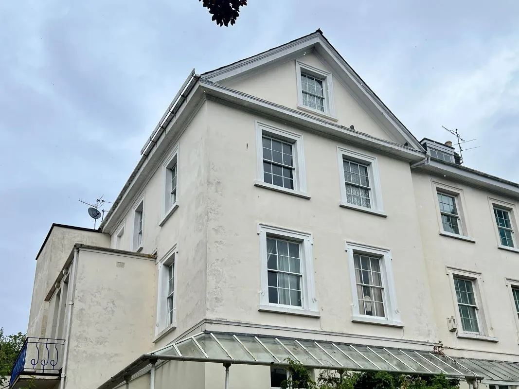 Exeter, Devon, EX4 4HF - Online Auctions