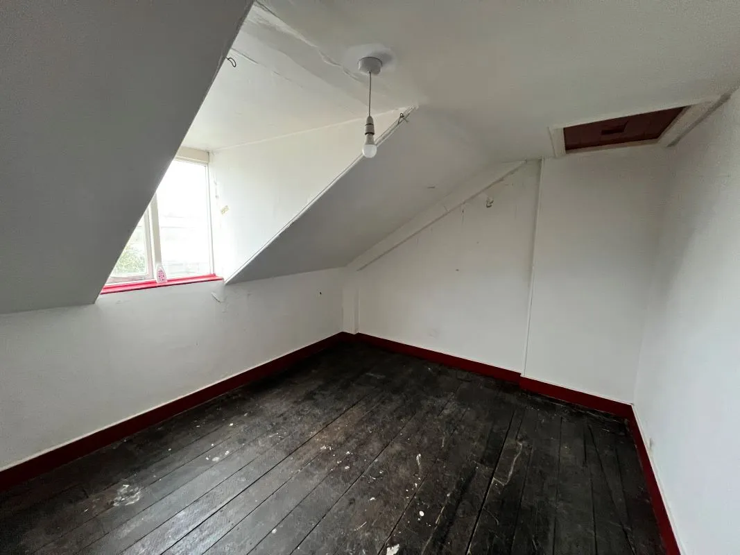 Exeter, Devon, EX4 4HF - Online Auctions