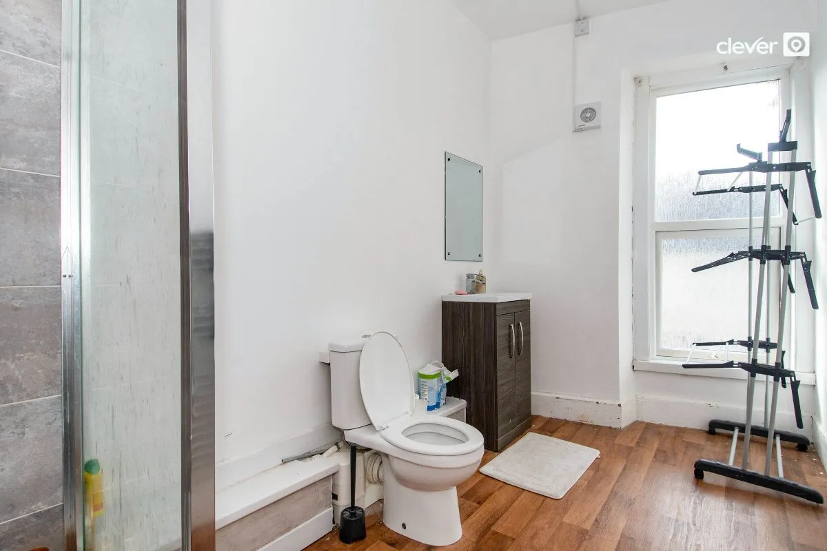 Mutley, Plymouth, Devon, PL4 7DN - Online Auctions