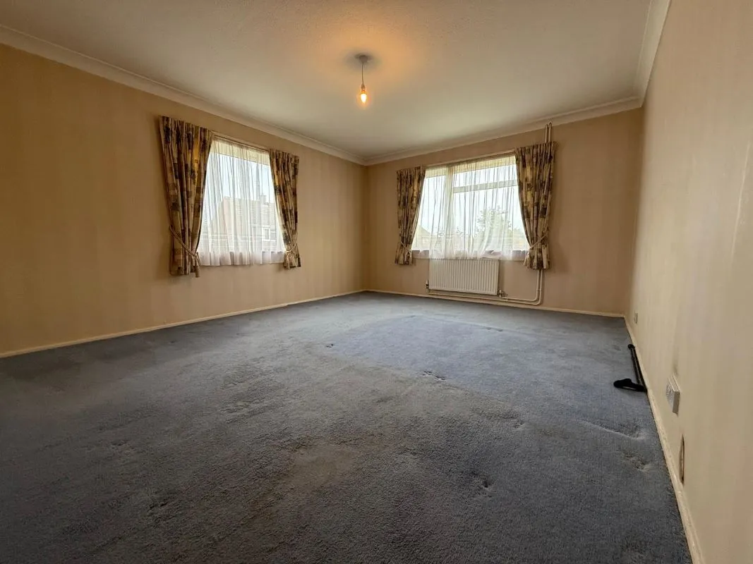 Bicester, Oxfordshire, OX26 2AZ - Online Auctions