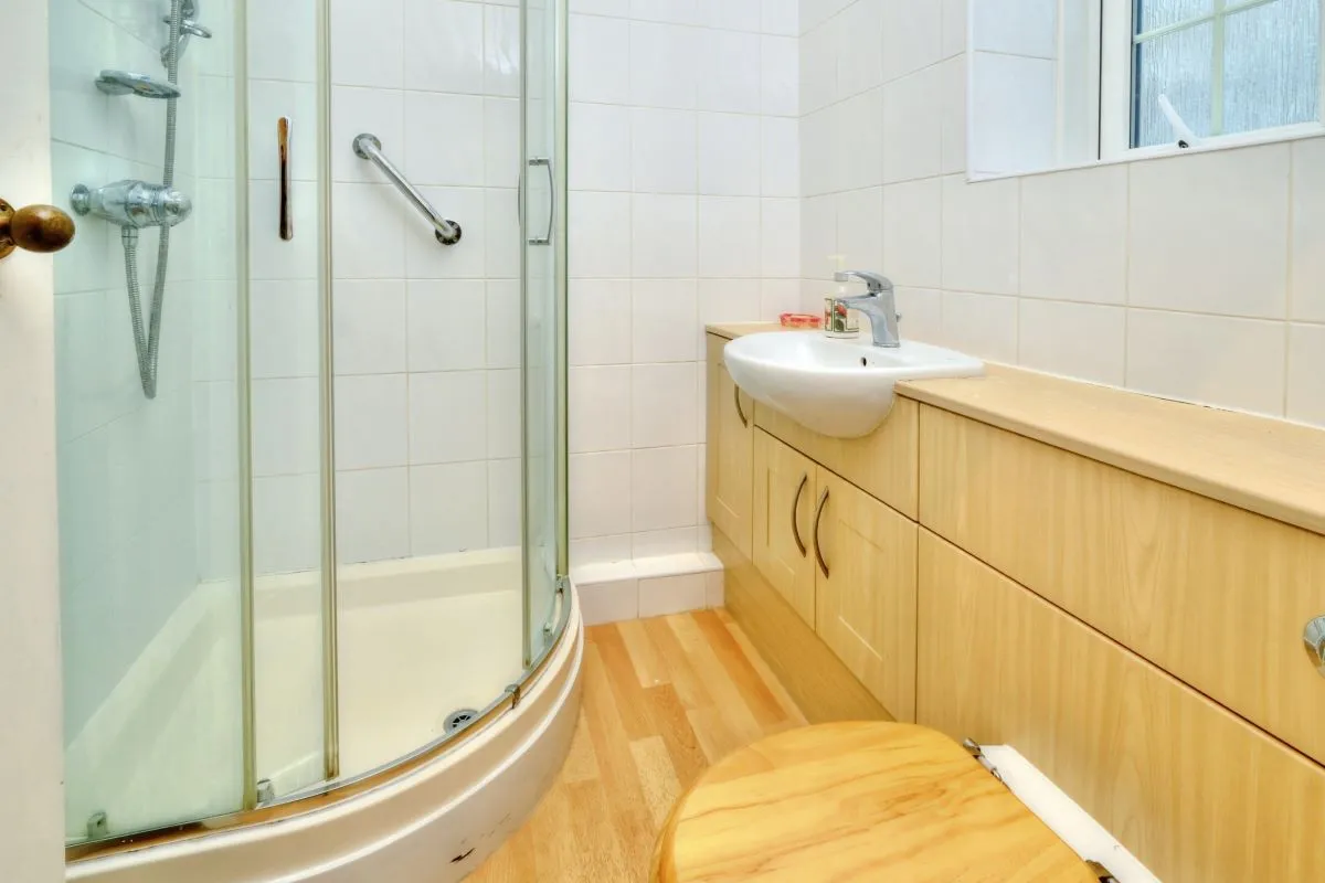 Bath Hill Court, Bournemouth, Dorset, BH1 2HS - Online Auctions