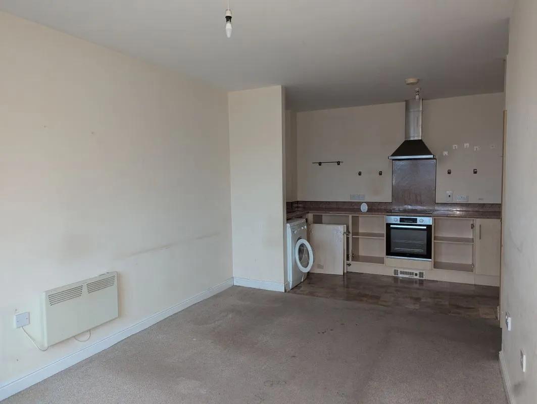 73 Bristol Road, Gloucester, Gloucestershire, GL2 4NE - Online Auctions