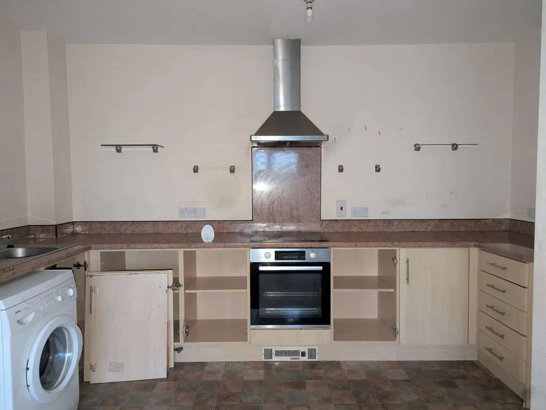 73 Bristol Road, Gloucester, Gloucestershire, GL2 4NE - Online Auctions