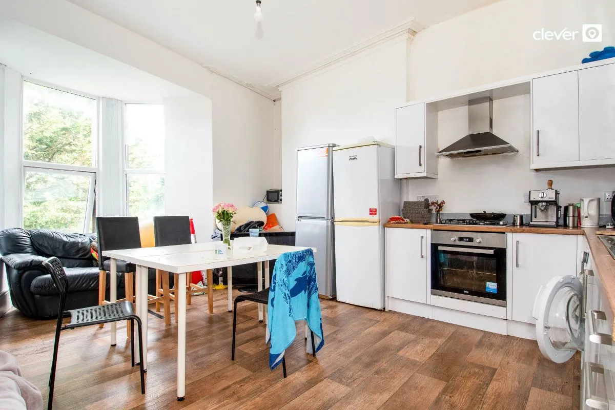 Mutley, Plymouth, Devon, PL4 7DN - Online Auctions