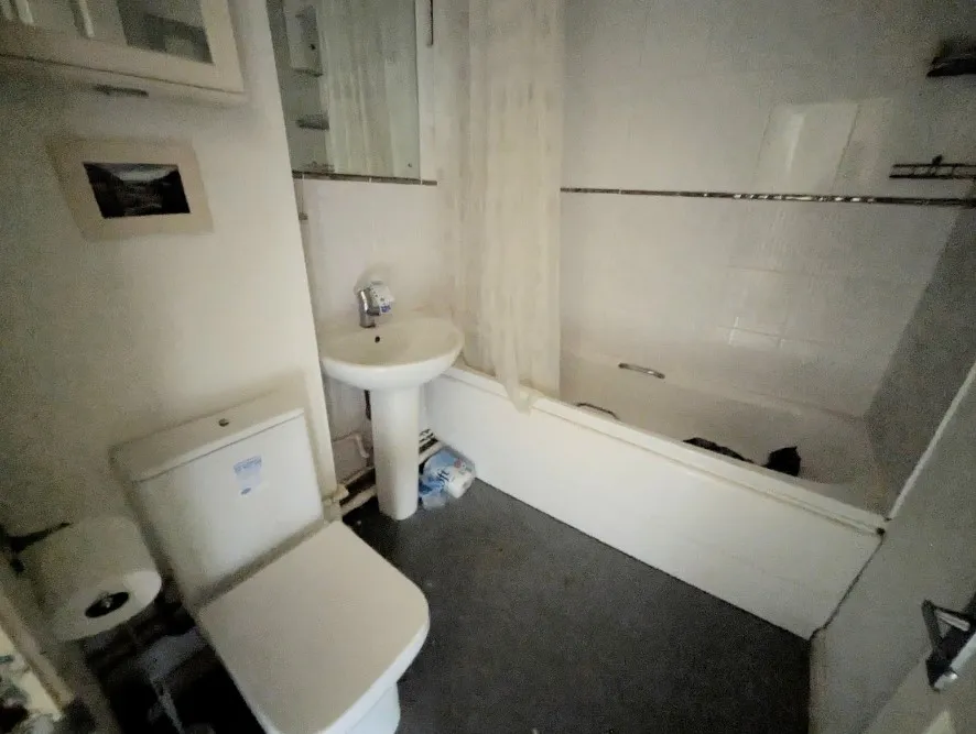 Property for Auction in South West - 11 Badgers Bank, Lychpit, Basingstoke, Berkshire RG24 8RT