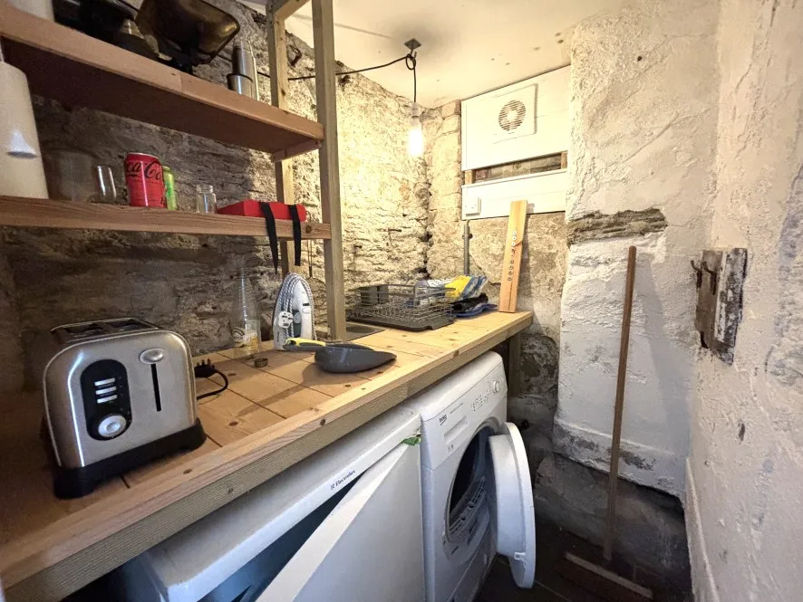 Property for Auction in South West - Basement Flat, 5 Trafalgar Square, Fowey, Cornwall PL23 1AZ