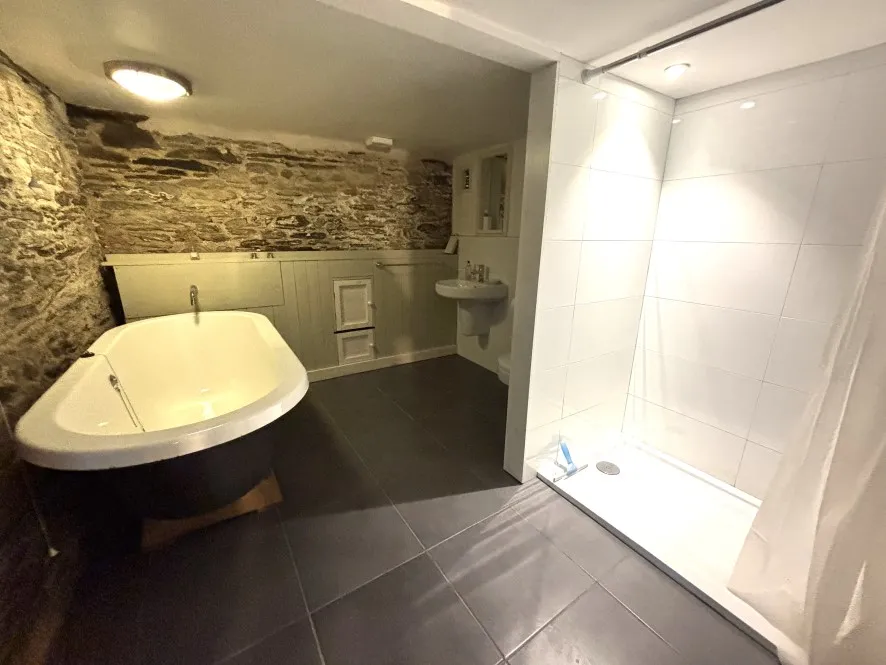 Property for Auction in South West - Basement Flat, 5 Trafalgar Square, Fowey, Cornwall PL23 1AZ