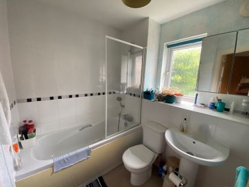 Property for Auction in South West - 44 Skippetts Gardens, Basingstoke, Hampshire RG21 3BY