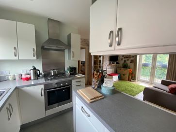 Property for Auction in South West - 44 Skippetts Gardens, Basingstoke, Hampshire RG21 3BY