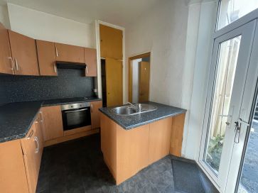 Property for Auction in South West - Ground Floor Flat, 4 Hyde Park Road, Plymouth, Devon PL3 4RJ