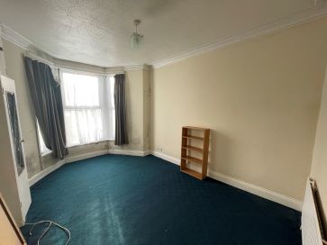 Property for Auction in South West - Ground Floor Flat, 4 Hyde Park Road, Plymouth, Devon PL3 4RJ