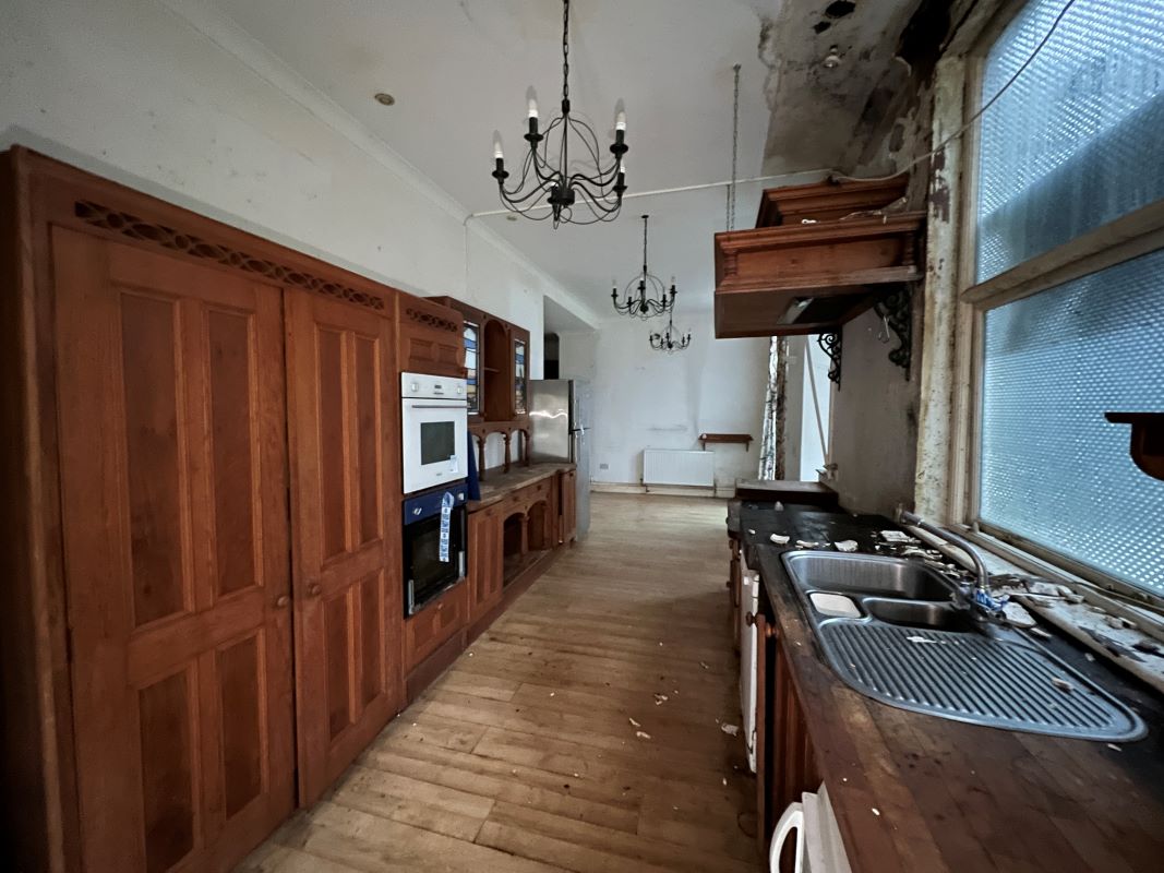 Penare Court, Penare Gardens, Penzance, Cornwall, TR18 2AR - Online Auctions