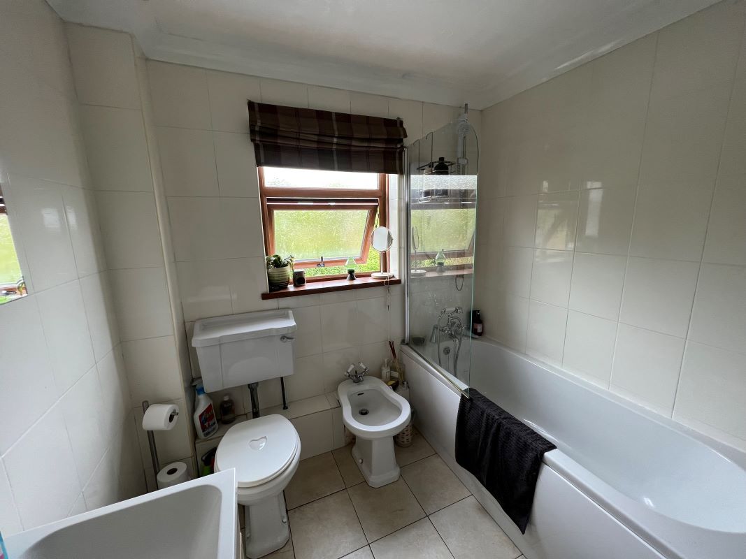 Redruth, Cornwall, TR15 2HA - Online Auctions