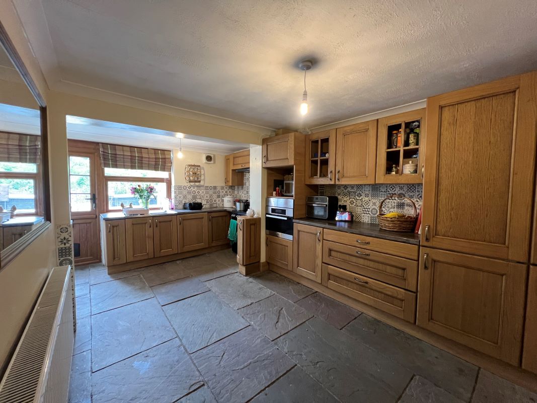 Redruth, Cornwall, TR15 2HA - Online Auctions