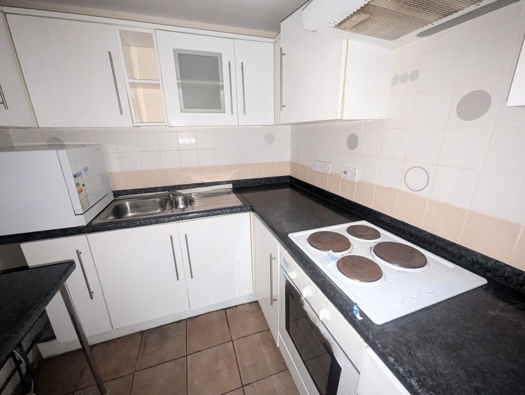 141 Staple Hill Road, Bristol, Avon, BS16 5AG - Online Auctions
