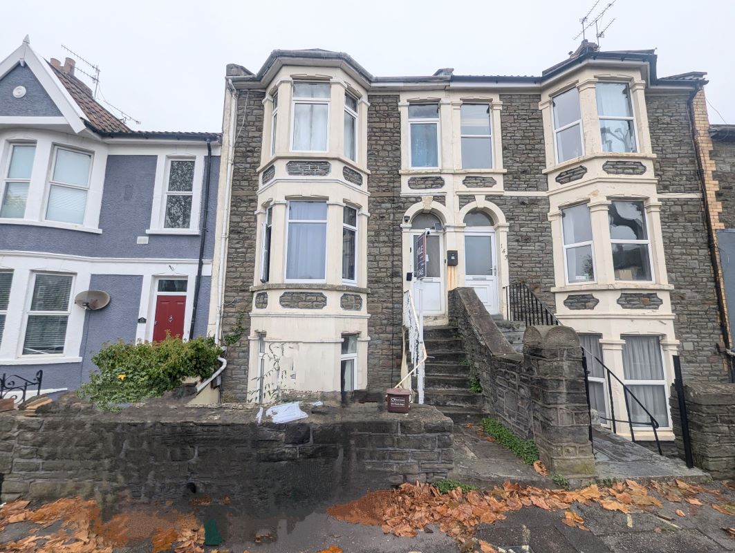 141 Staple Hill Road, Bristol, Avon, BS16 5AG - Online Auctions