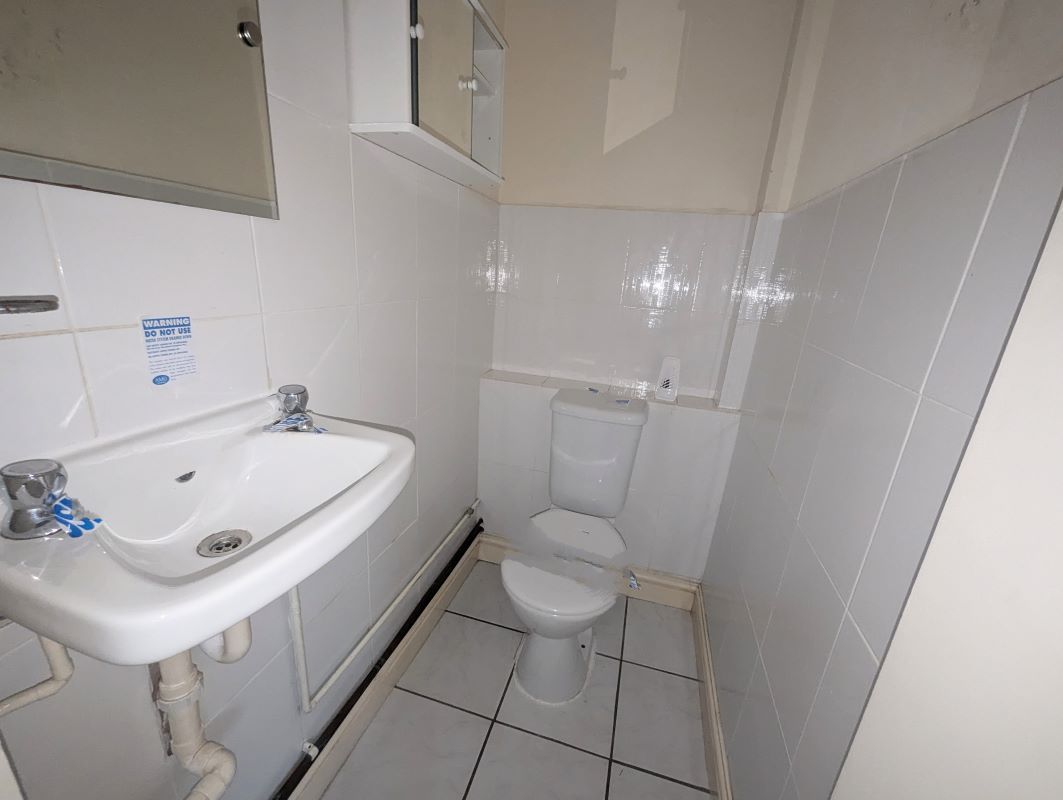 141 Staple Hill Road, Bristol, Avon, BS16 5AG - Online Auctions