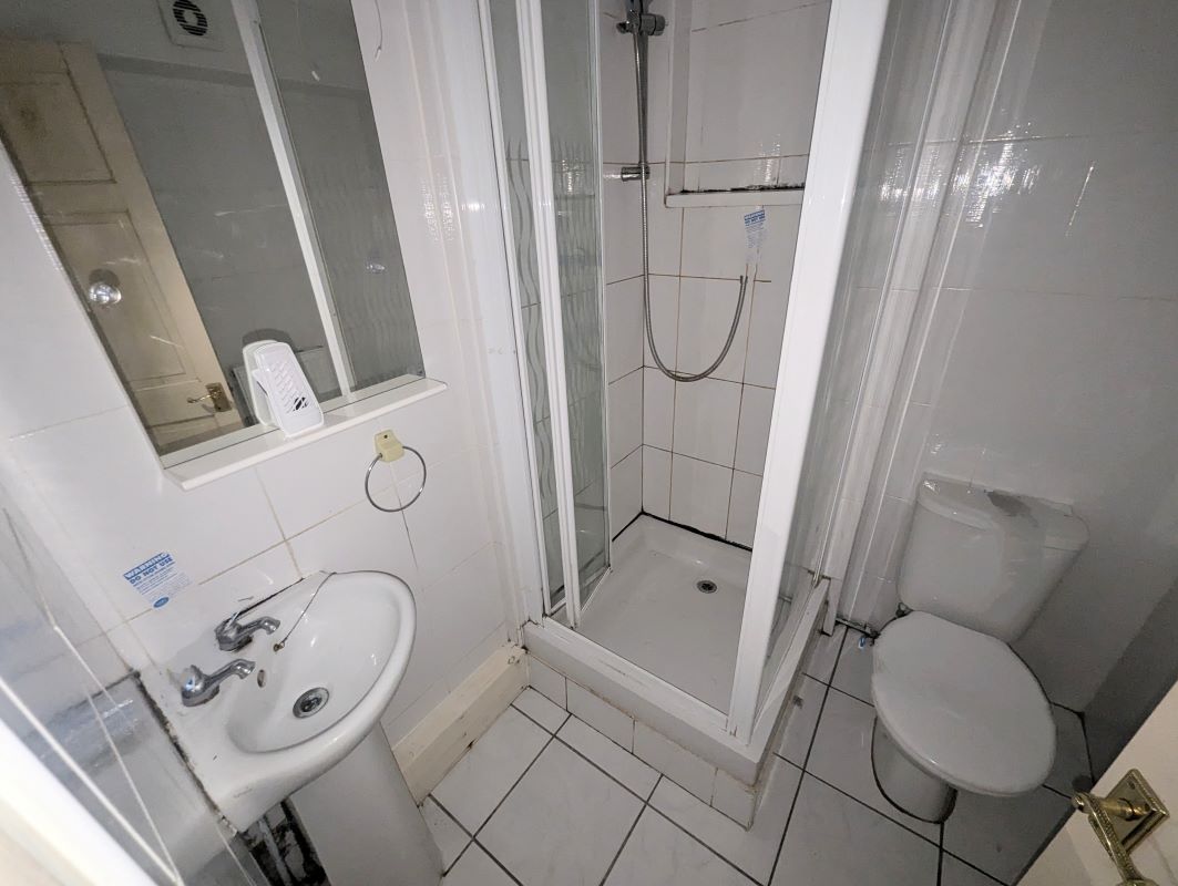 141 Staple Hill Road, Bristol, Avon, BS16 5AG - Online Auctions