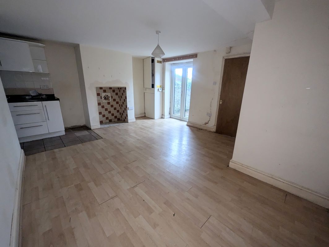 141 Staple Hill Road, Bristol, Avon, BS16 5AG - Online Auctions