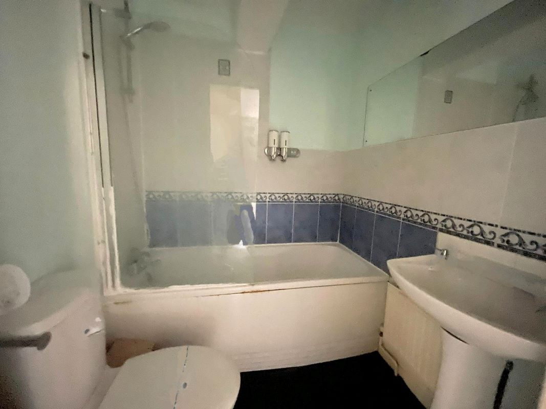 The Triangle, Bournemouth, Dorset, BH2 5SE - Online Auctions