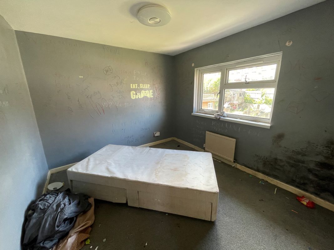 Plymouth, Devon, PL5 1DL - Online Auctions
