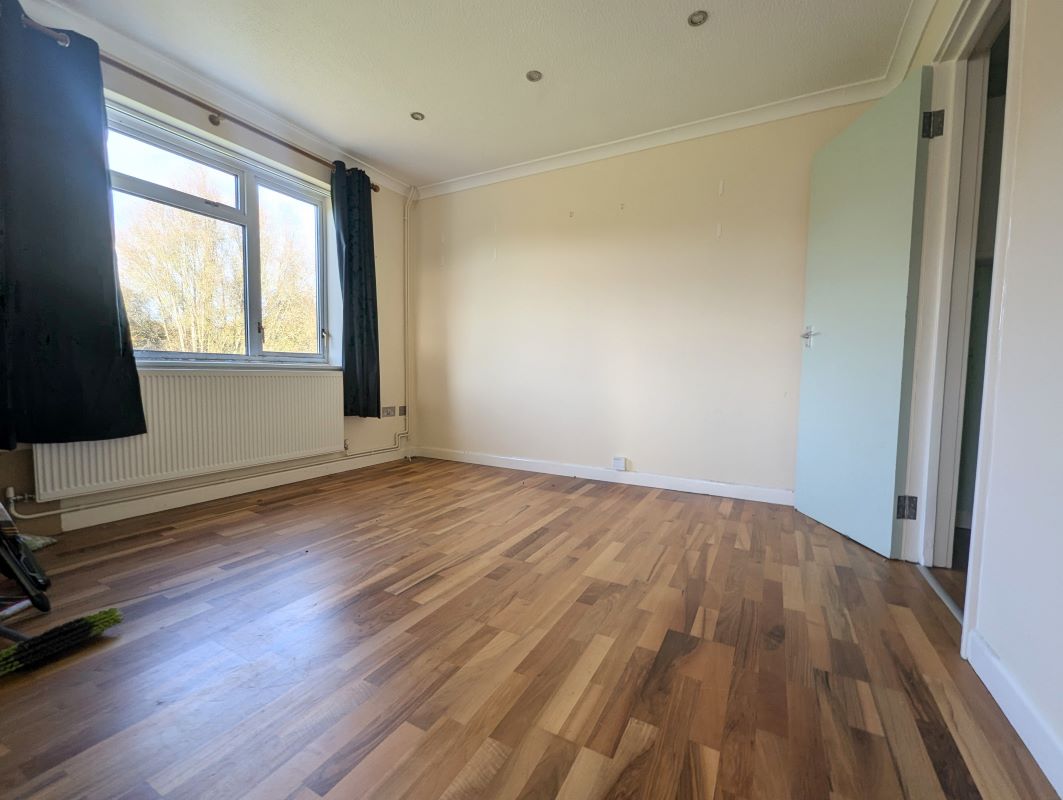 Swindon, Wiltshire, SN3 6PE - Online Auctions