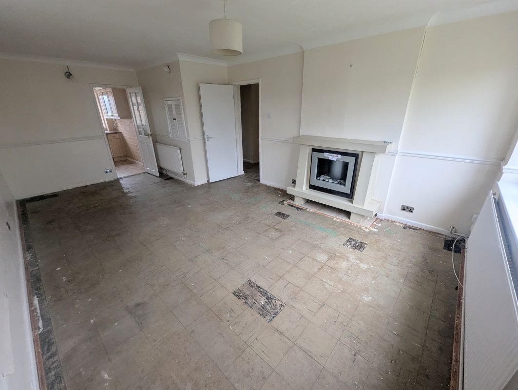 Yate, Bristol, Avon, BS37 4LQ - Online Auctions