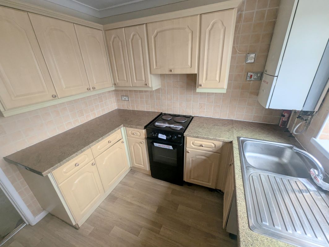 Yate, Bristol, Avon, BS37 4LQ - Online Auctions
