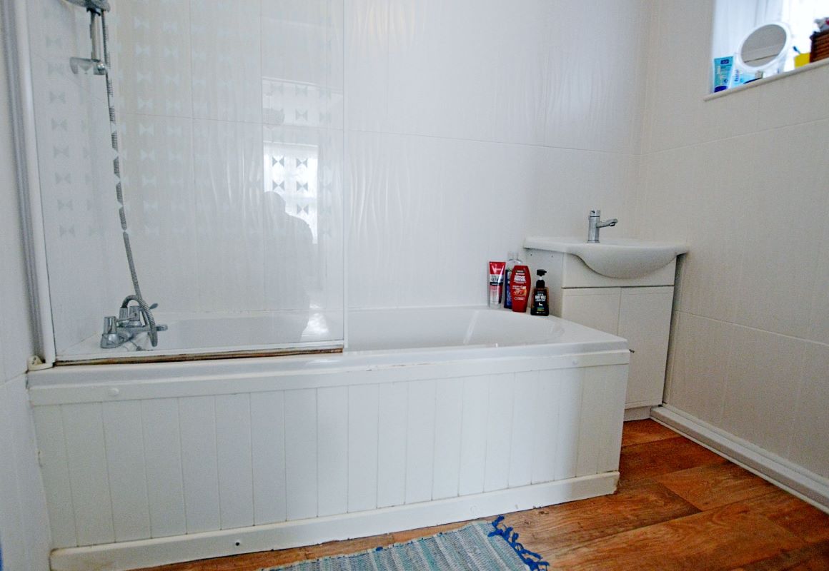 Kingsleigh Manor, Torquay, Devon, TQ1 1QY - Online Auctions