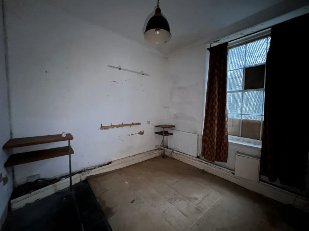 Penare Gardens, Penzance, Cornwall, TR18 2AR - Online Auctions