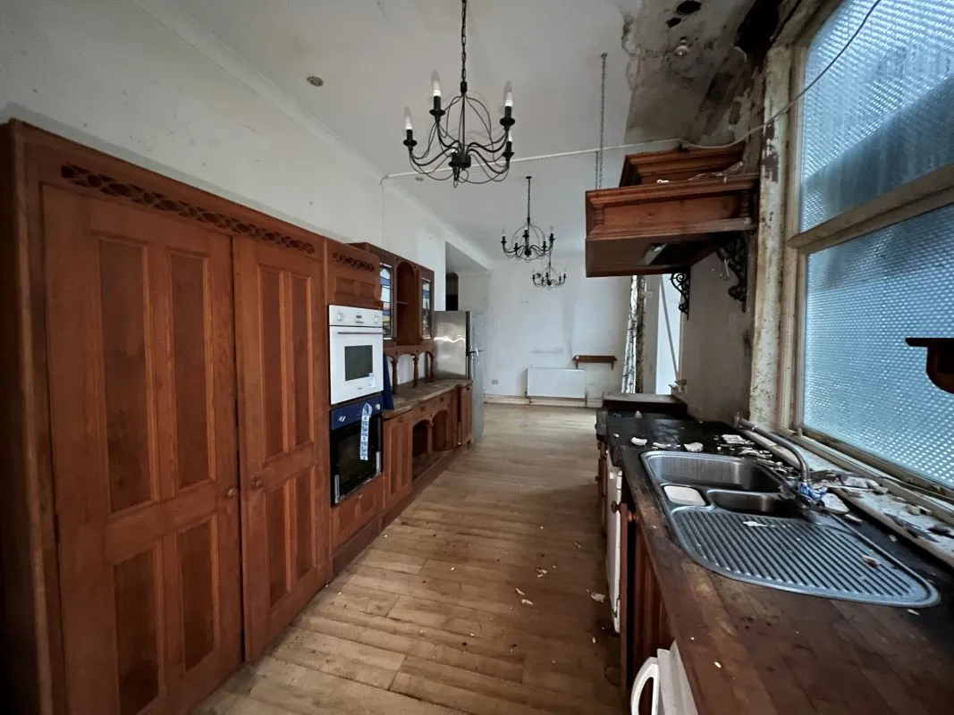 Penare Gardens, Penzance, Cornwall, TR18 2AR - Online Auctions
