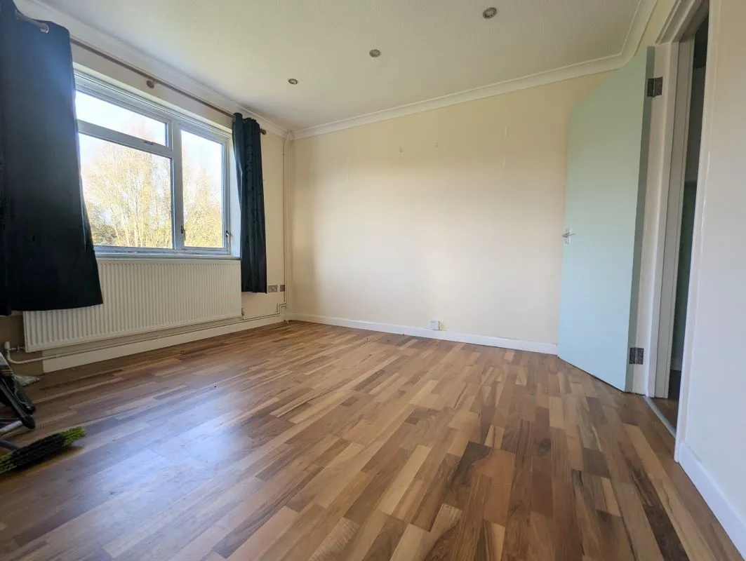 Swindon, Wiltshire, SN3 6PE - Online Auctions