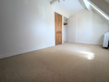 Property for Auction in South West - Flat 7, 21 The Causeway, Chippenham, Wiltshire SN15 3DB
