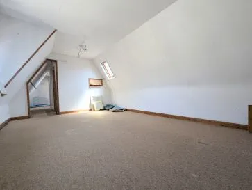 Property for Auction in South West - Flat 7, 21 The Causeway, Chippenham, Wiltshire SN15 3DB