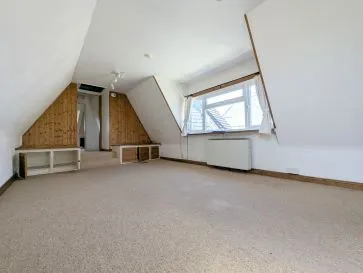 Property for Auction in South West - Flat 7, 21 The Causeway, Chippenham, Wiltshire SN15 3DB