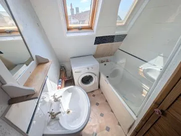 Property for Auction in South West - Flat 7, 21 The Causeway, Chippenham, Wiltshire SN15 3DB