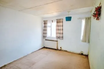 Property for Auction in South West - 89 Columbia Close, Gloucester, Gloucestershire GL1 3DQ