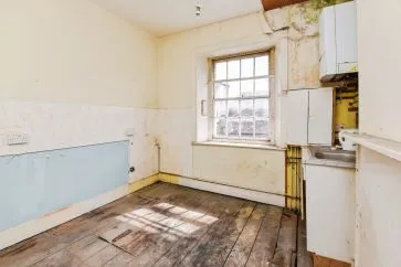 Property for Auction in South West - 3 Weymouth Street, Warminster, Wiltshire BA12 9NP