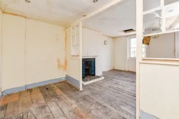 Property for Auction in South West - 3 Weymouth Street, Warminster, Wiltshire BA12 9NP