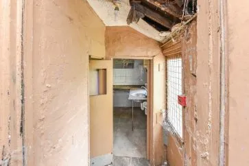 Property for Auction in South West - 3 Weymouth Street, Warminster, Wiltshire BA12 9NP