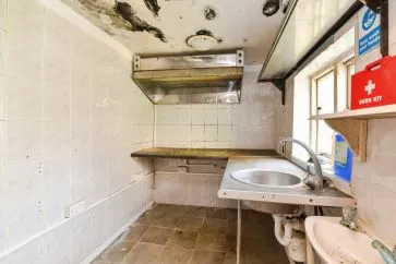 Property for Auction in South West - 3 Weymouth Street, Warminster, Wiltshire BA12 9NP